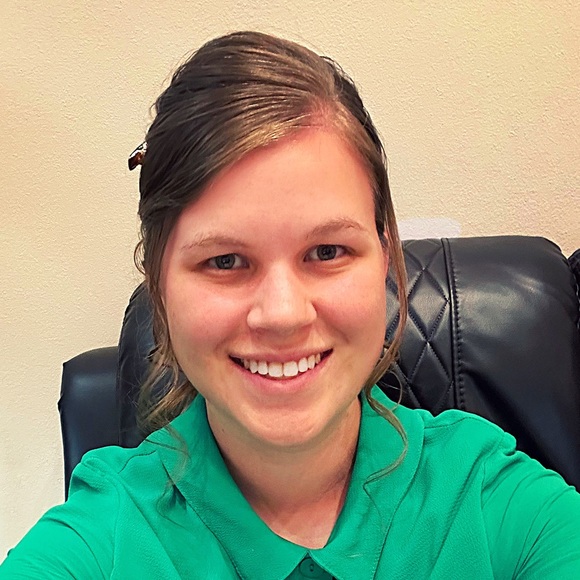 Meet your Posher, Kaitlyn - Picture 7 of 16